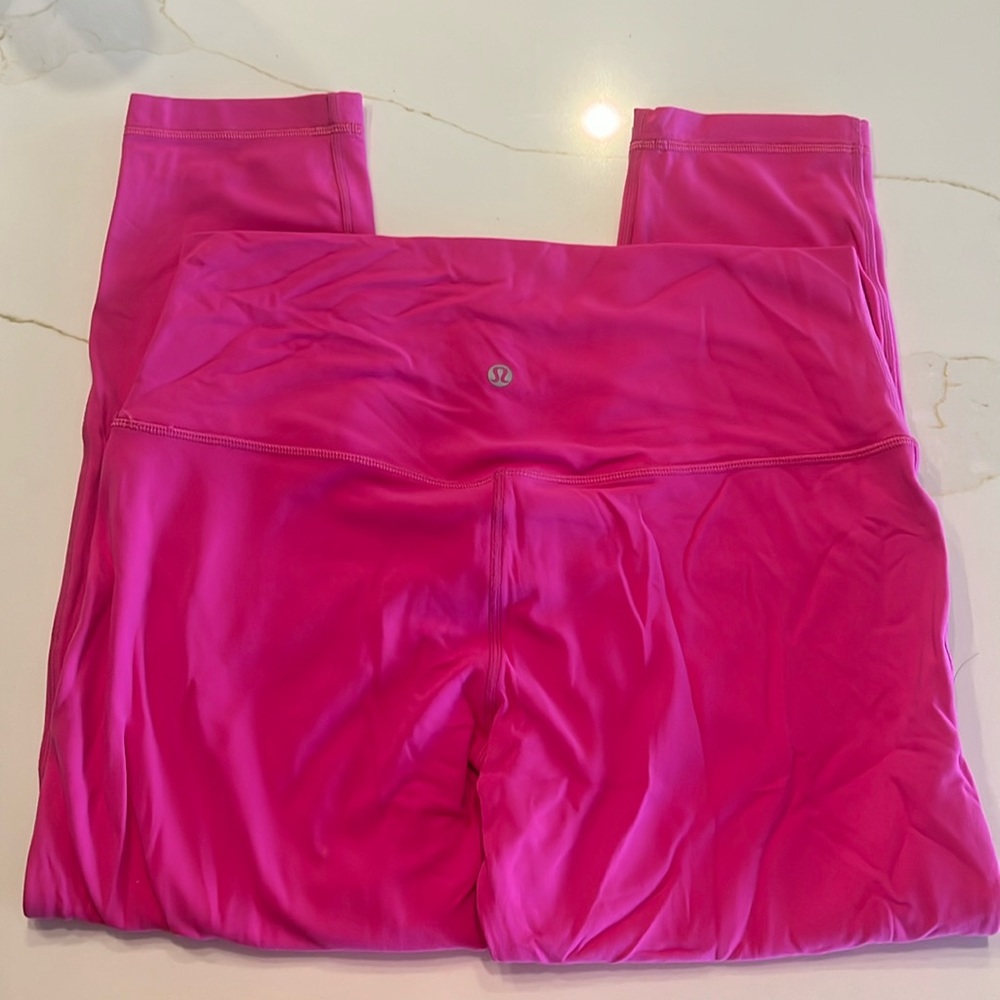 Lulu lemon align HR crop 23”